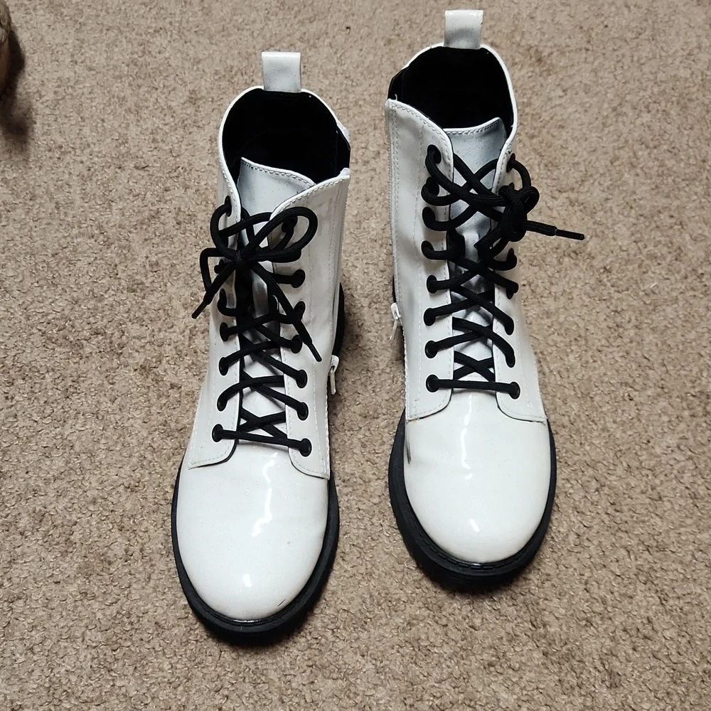 Boots - Picture 2 of 3
